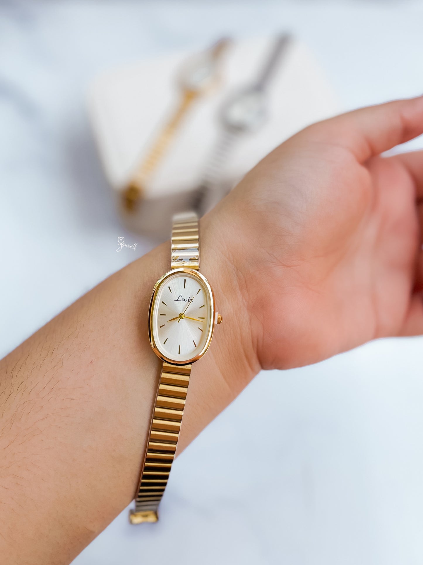 Reloj Vintage Dorado (Brazalete ajustable)