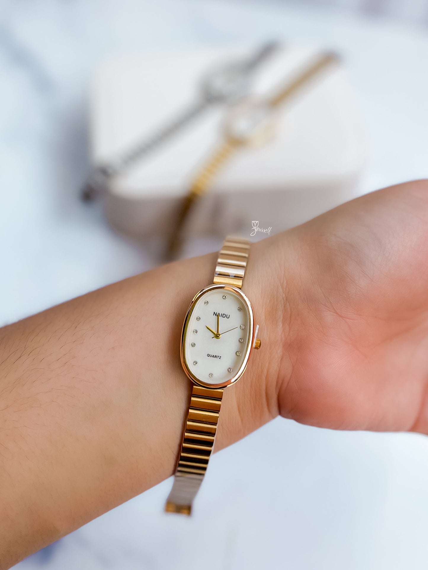 Reloj Vintage NAIDU Zirconia (Brazalete ajustable)