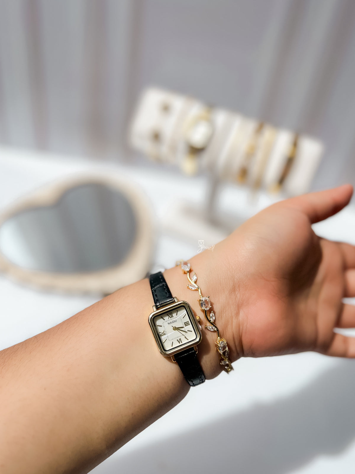 Reloj Vintage NAIDU Cuero Negro (Brazalete ajustable)